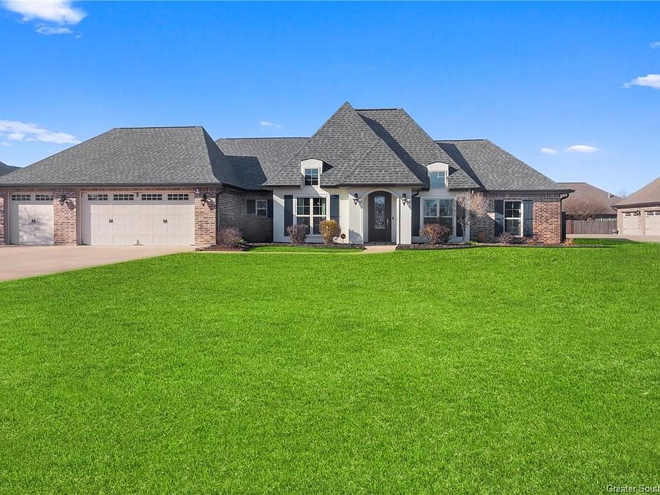 1st image of 3034 Woodland Dr