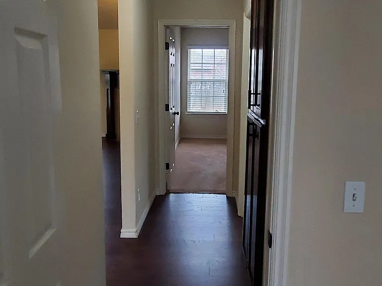 16113 Juliet Dr — Photo 3