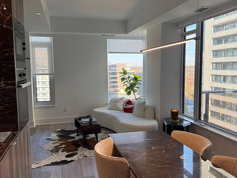 11 Yorkville Ave #1105 — Photo 5