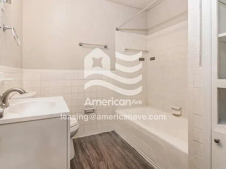 178903_011_main_bathroom_14257348.jpg