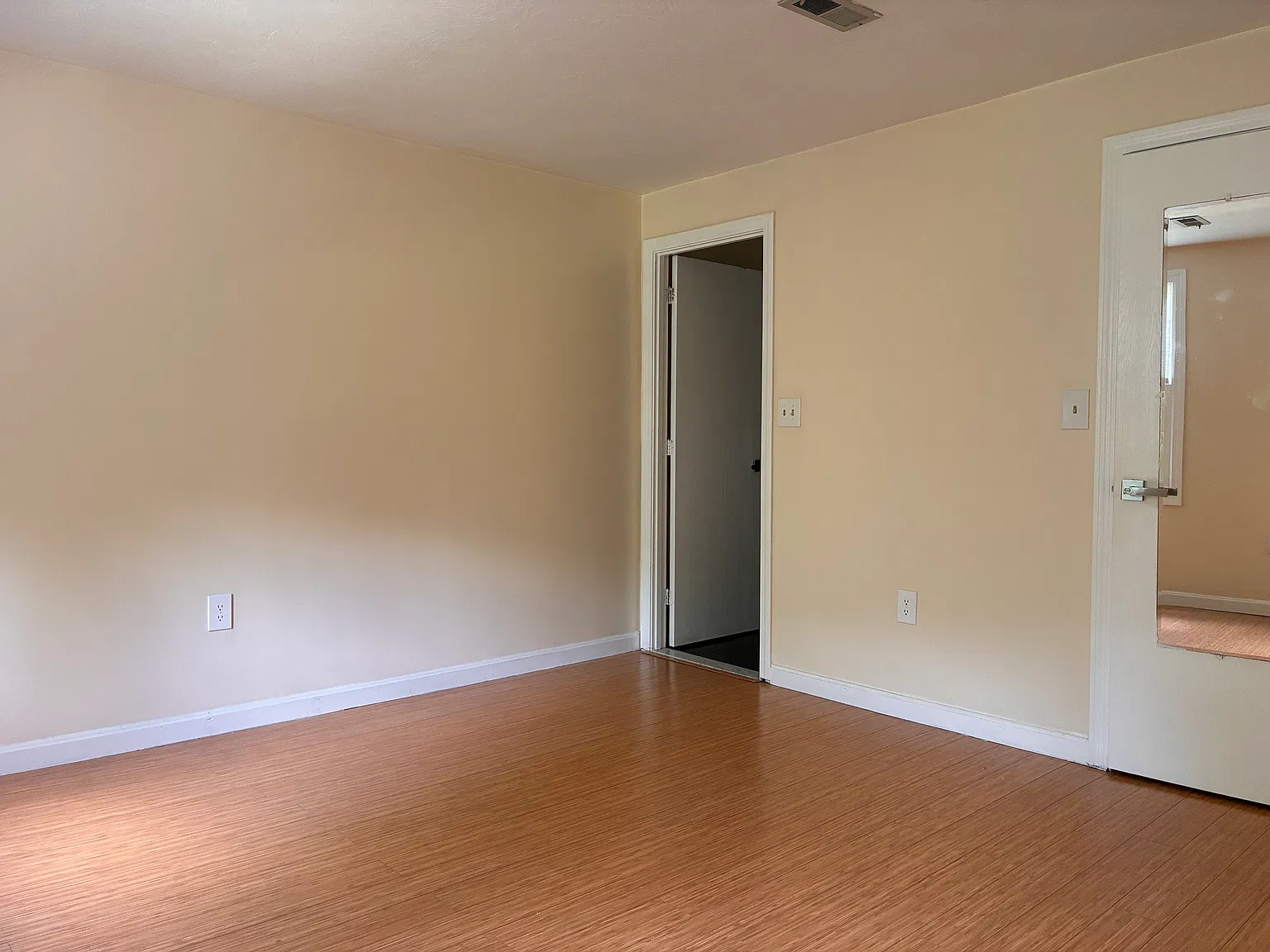 2 bed, 873 sqft, $2,500 — Photo 3