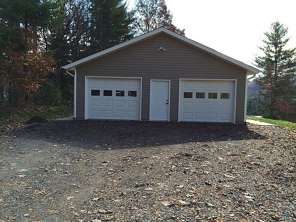 3rd image of 184 Comfort Place