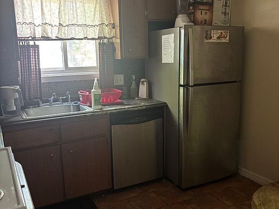 4th image of 47 Orlando St Floor 1