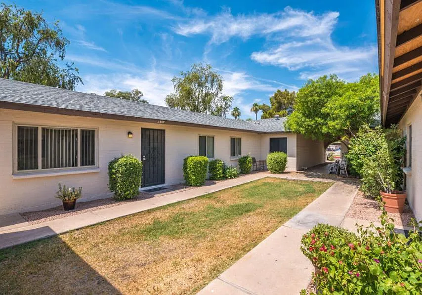 3 bed, 1092 sqft, $1,850 — Photo 4