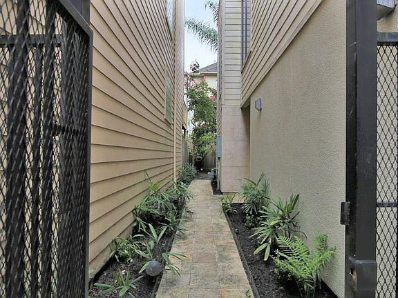 3rd image of 723 Reinerman St