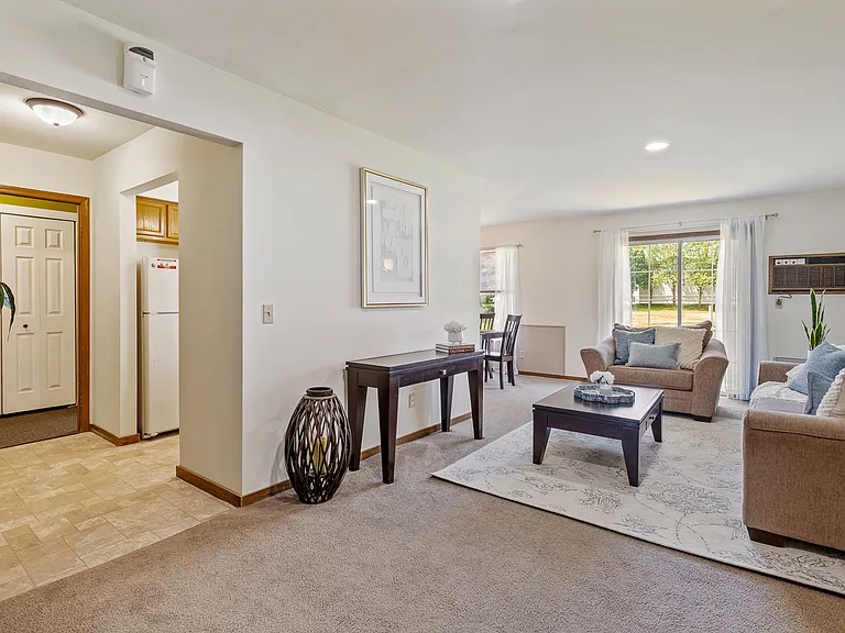 Brookmeadow Apartments — Photo 11