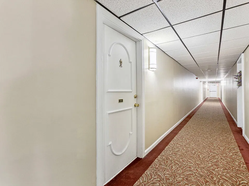 Building Photo 5