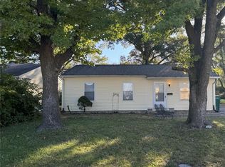 734 Saint Martin Dr, Cahokia, IL 62206