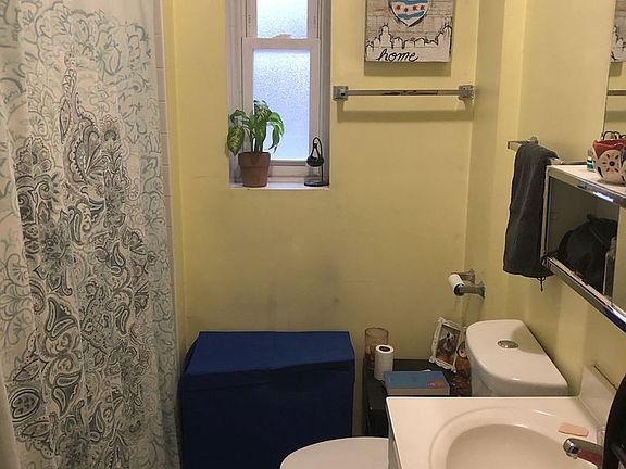 3rd image of 2208 N Seeley Ave #2N