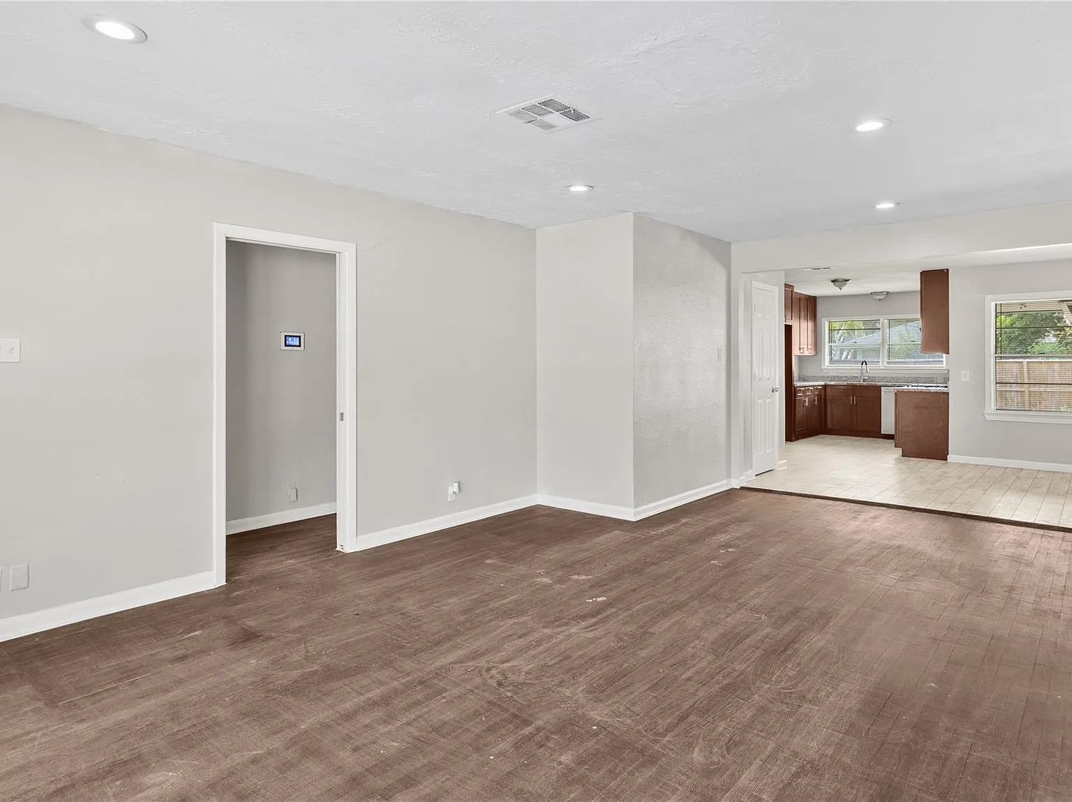 5 bed, 2.0 bath, 1431 sqft, $1,995 — Photo 4