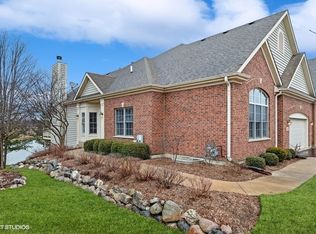 3933 Honeymoon Rdg, Lake In The Hills, IL 60156