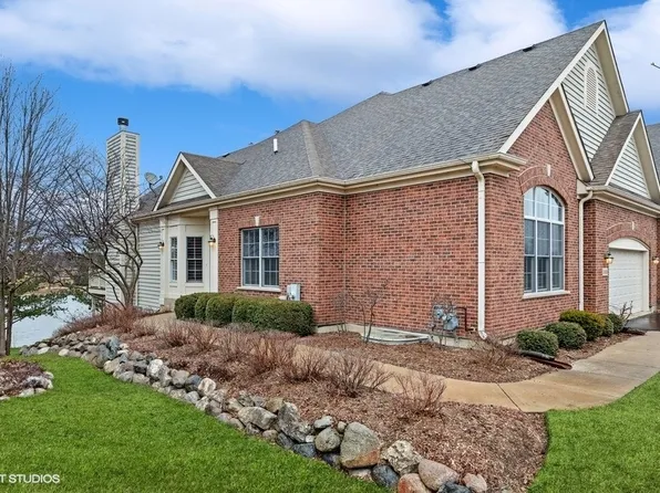 3933 Honeymoon Rdg, Lake In The Hills, IL 60156