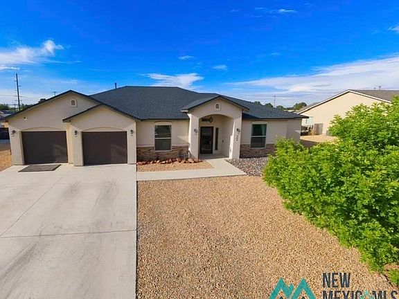 3rd image of 304 Warachie Ln