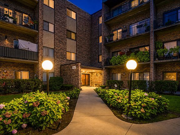 2nd image of 725 W Huntington Commons Rd APT 306