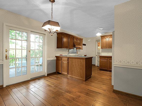 5th image of 1827 Aspen Ct
