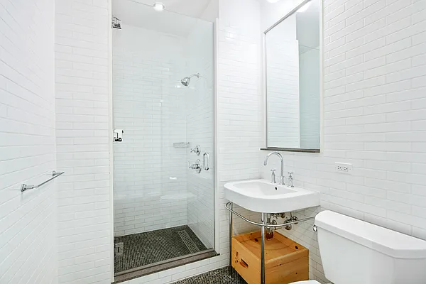 Rented by Compass | media 22