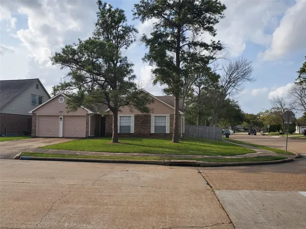 13002 Nantucket Dr, Sugar Land, TX 77478