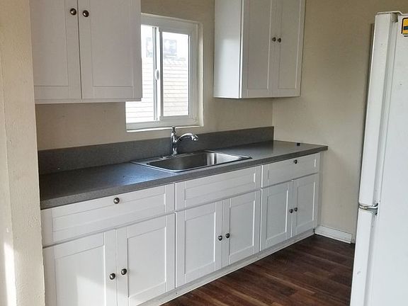 4th image of 3137 National Ave #9