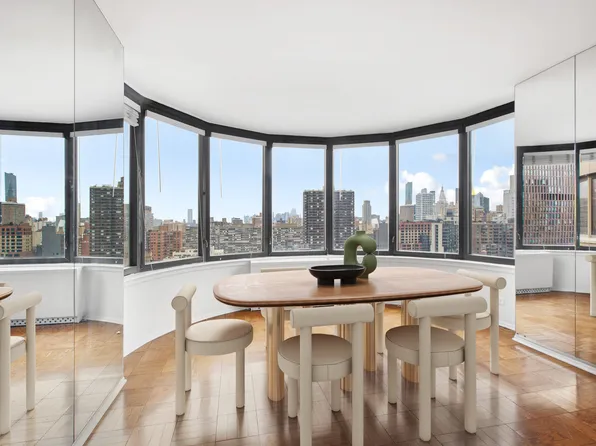 330 East 38th Street 26-A image 2 of 14