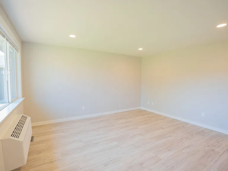 2840 Railroad St SE — Photo 12