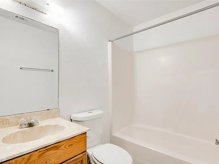 5208 Bogey Ct #B — Photo 23