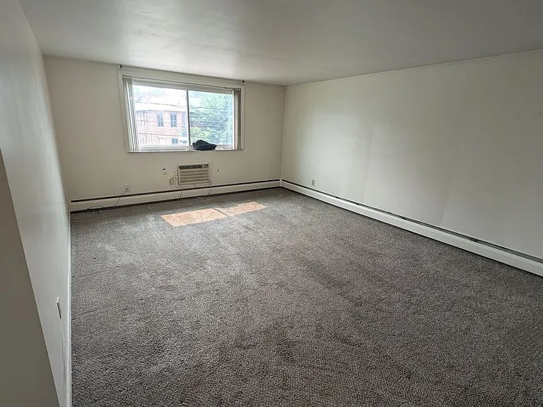 5 Grant Street — Photo 4