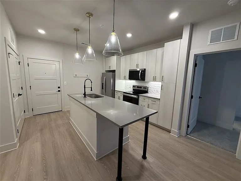 District on the Etowah Apartments — Photo 1341