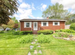 90 Newhouse St, Springfield, MA 01118