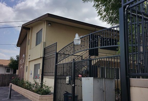 2nd image of 4434 Rosebud Ln APT B