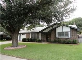 604 Womack Ct, Hurst, TX 76054