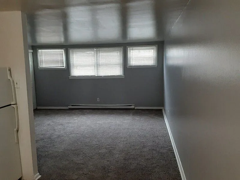 Willow Gardens Apartments — Photo 3