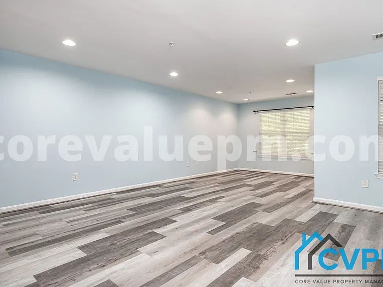 806 Emory Ct — Photo 4