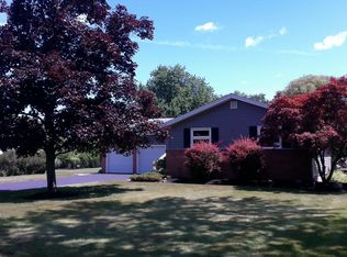 5019 Ledge Ln, Williamsville, NY 14221
