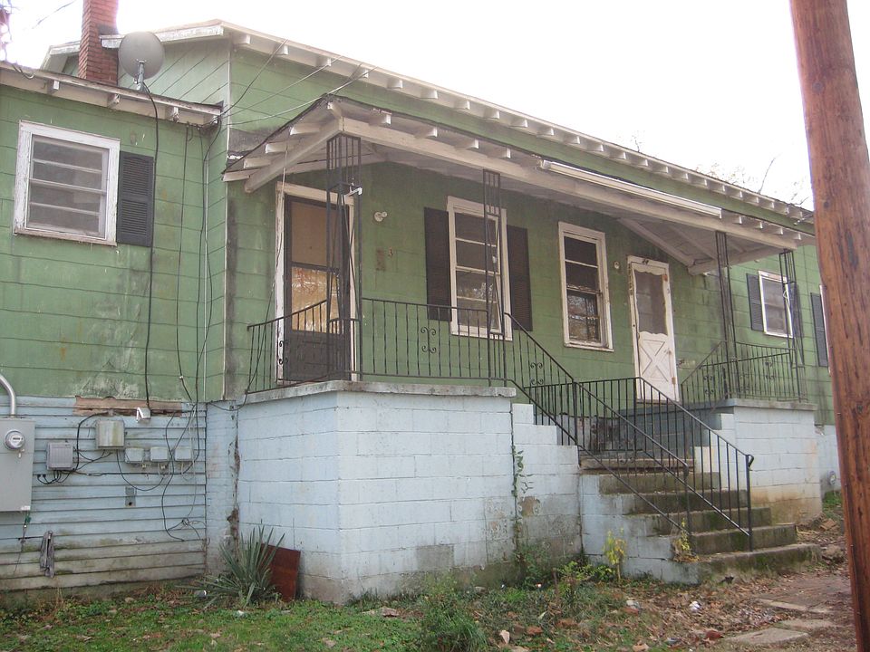 1st image of 24 Lawton Ave APT 3