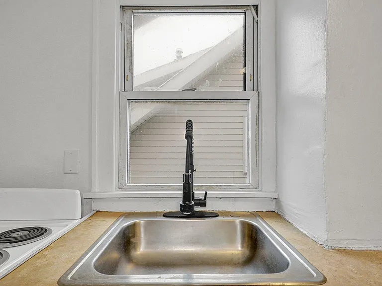 1224 E Malcolm X St #3 — Photo 7