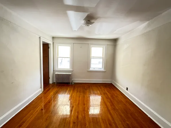 21-05 30th Ave #2, Astoria, NY 11102
