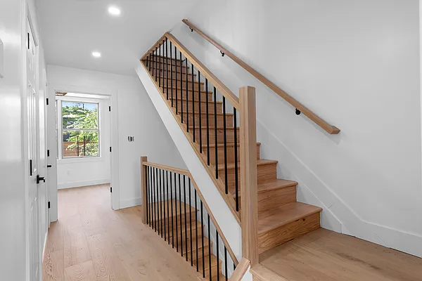 Rented by Friedman Mayer, LREB | media 22