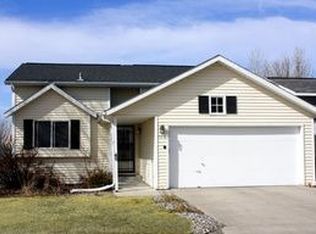 5413 18th St S, Fargo, ND 58104