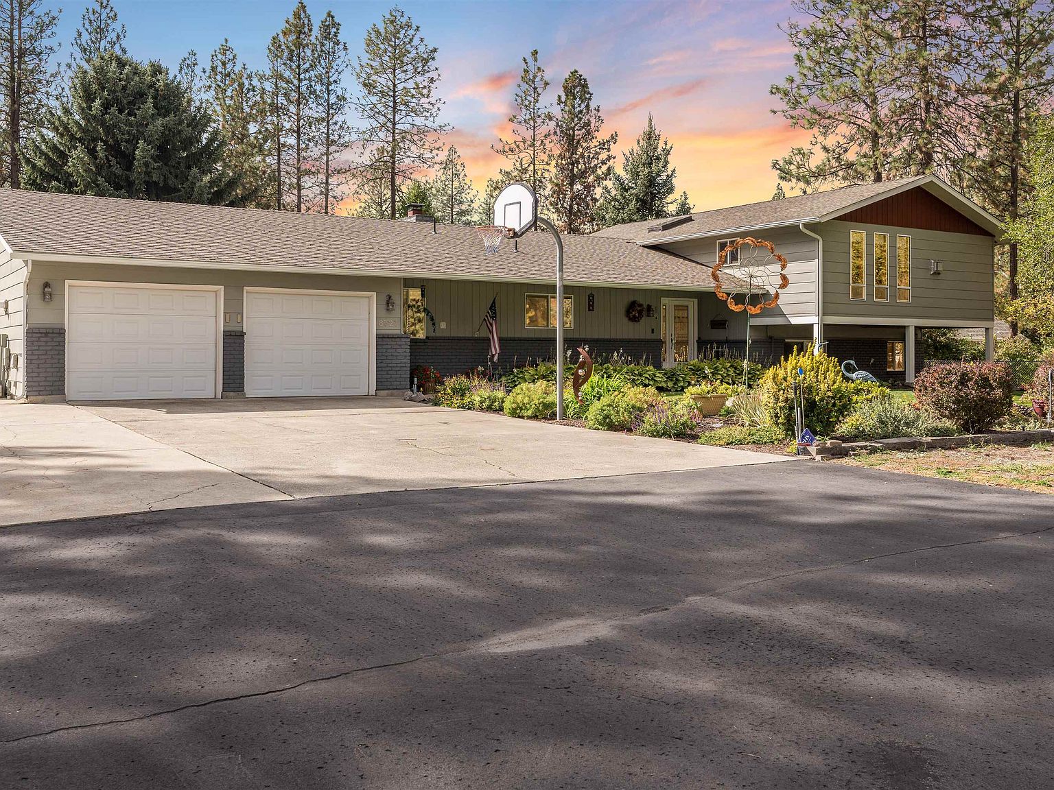 8727 N Seven Mile Rd, Nine Mile Falls, WA 99026 Zillow