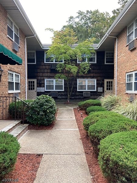 1st image of 162 Belleville Ave APT 5B