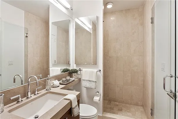 Sold by William Raveis Real Estate | media 5