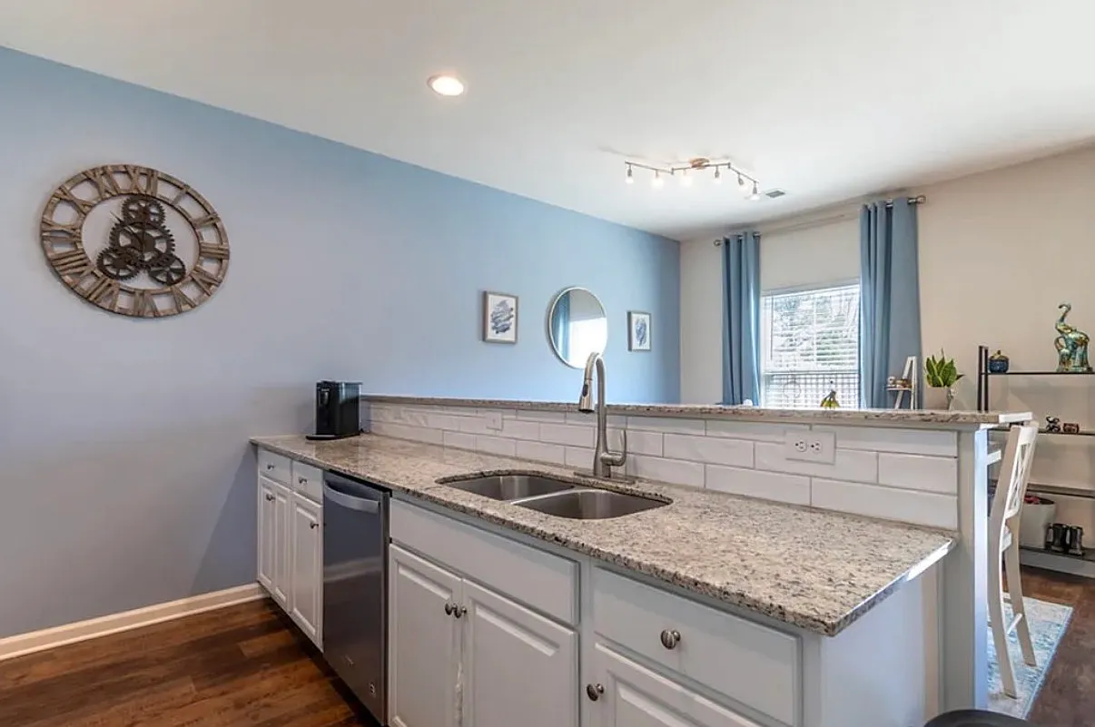 3 bed, 2.5 bath, 1578 sqft, $1,800 — Photo 3