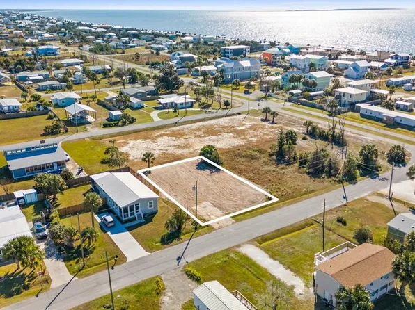 204 4th St, Mexico Beach, FL 32456