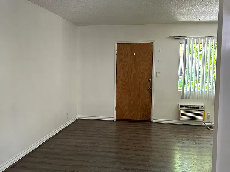 18422 Napa St #4 — Photo 2