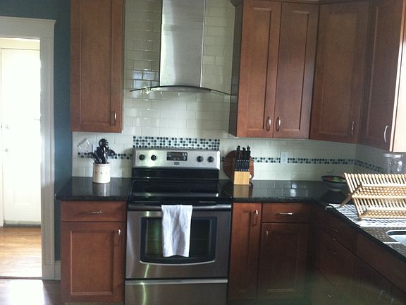 Granite / Maple cabinets