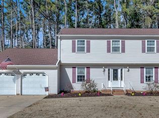 3 Sir Ralph Ln, Poquoson, VA 23662