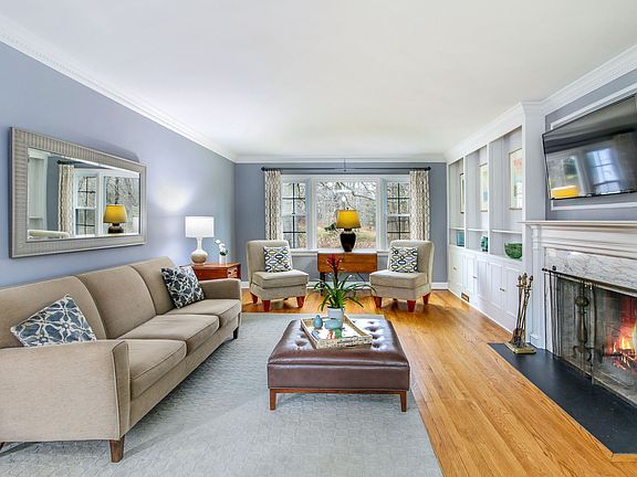 16 Devonshire Rd New Rochelle, NY ( 08 of 29).jpg