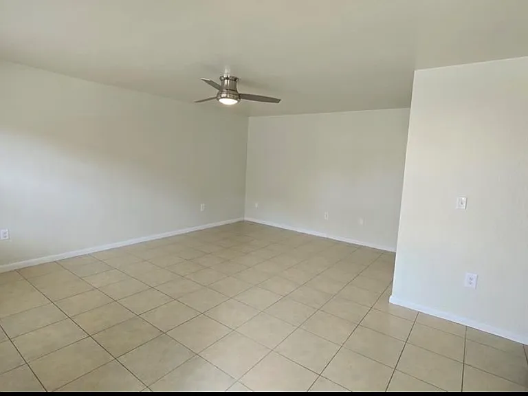 746 Wyman Ct — Photo 2