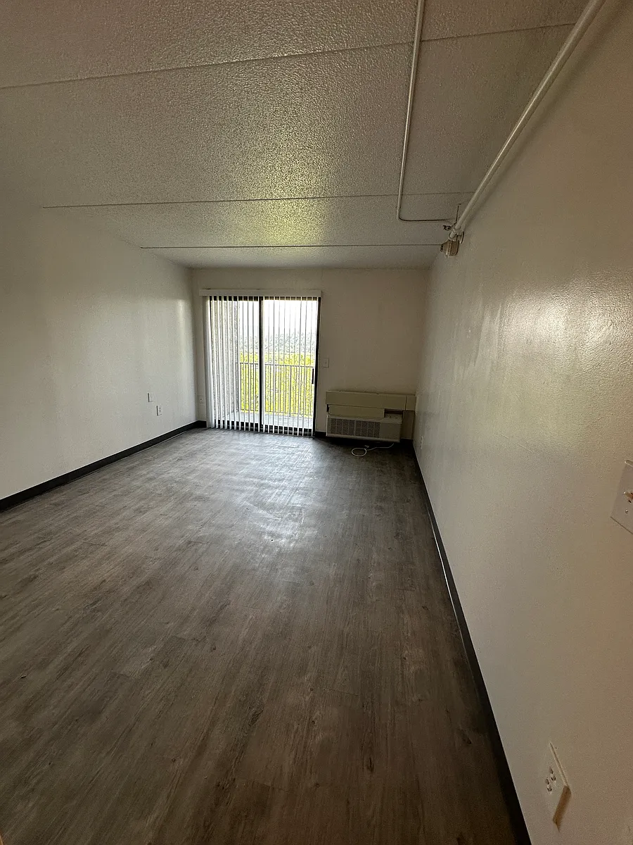 Building Photo - The Overlook Apartments