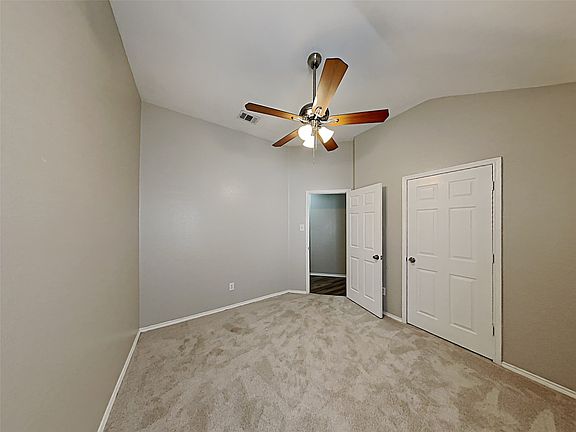 2nd image of 617 Oak Hollow Trl